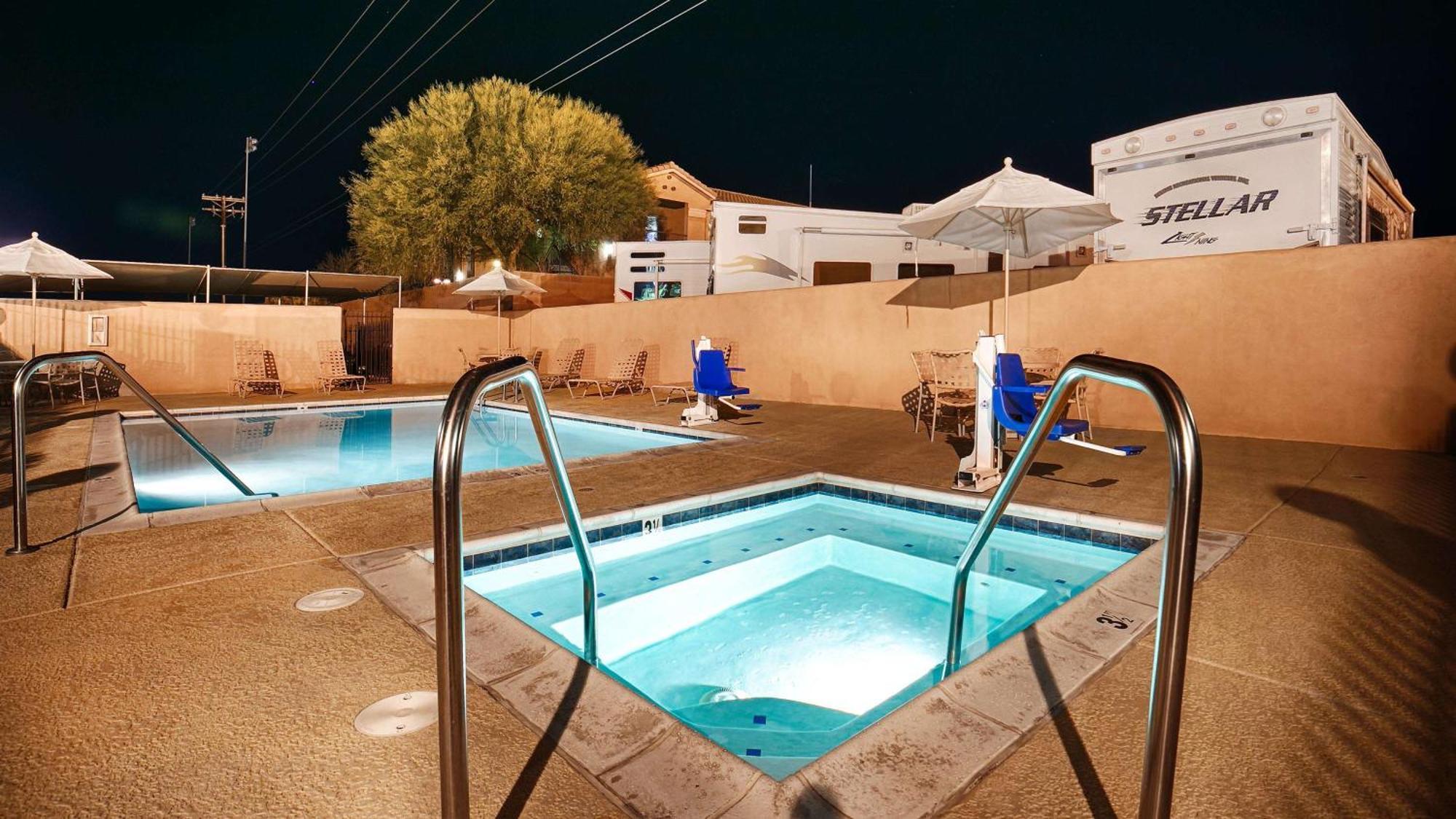 Brawley Best Western Plus Main Street Inn מראה חיצוני תמונה