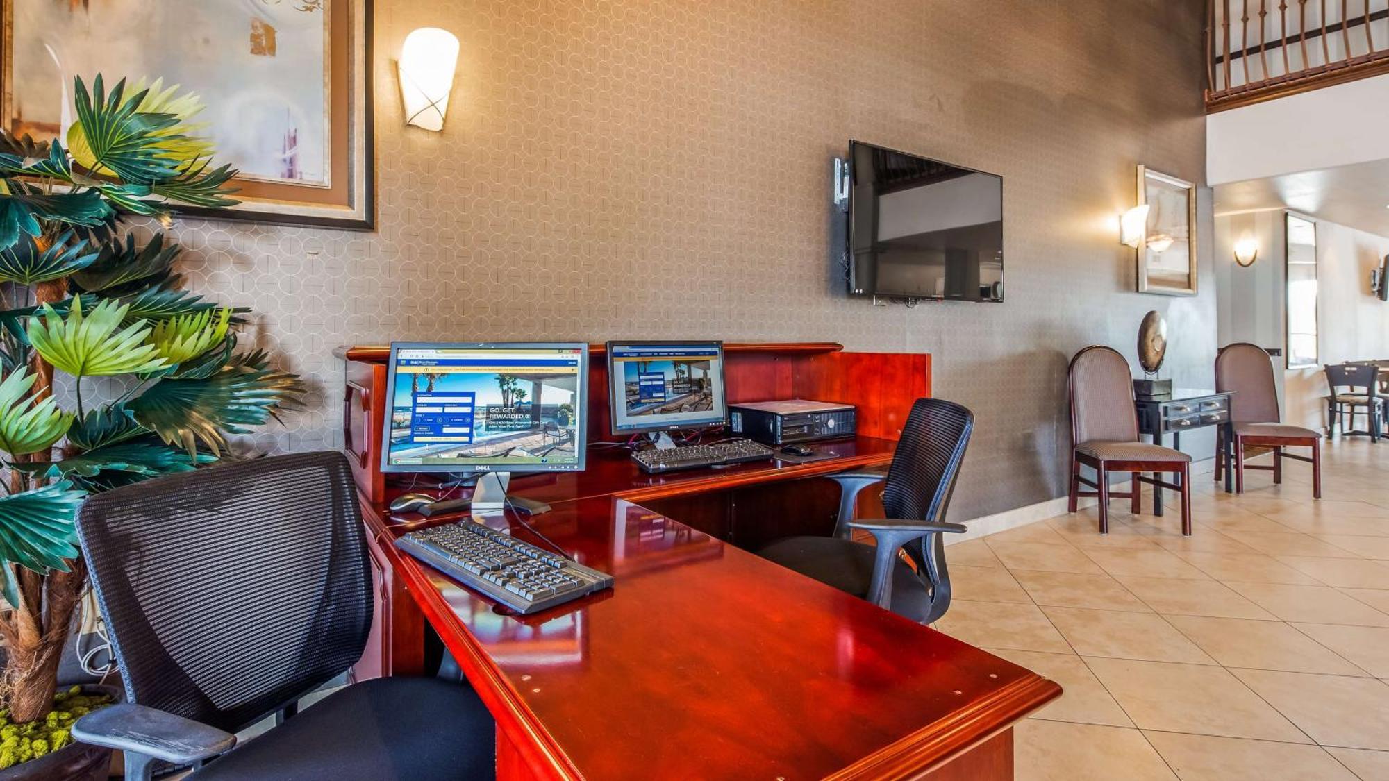 Brawley Best Western Plus Main Street Inn מראה חיצוני תמונה